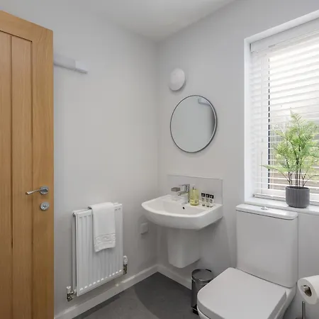 Host & - Oyster ウィットビー