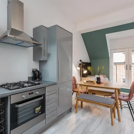 Host & - Oyster ウィットビー